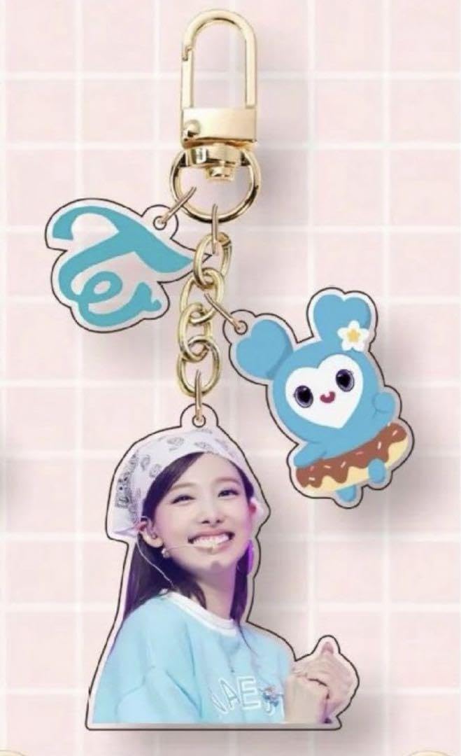 TWICE ナヨン キーホルダー キーリング ストラップ コンプ 未開封品 Amazon.co.jp: ナヨン キーホルダー : おもちゃ